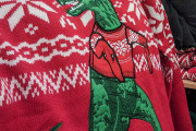 外国人「この時期だから超ダサいクリスマスセーターを見せていくｗｗｗｗ」