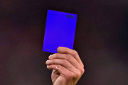 サッカーでブルーカードが導入されることに世界が騒然！←「冗談だろ！」（海外の反応）