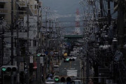 外国人「大阪の都市風景、どうしてそんなに電線が多いんだい？」
