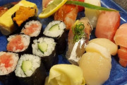 外国人さん、この4700円の寿司セットが高いかどうかで議論に