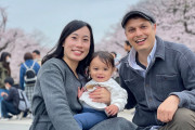 外国人男性とその家族が上野公園で桜を満喫！！外国人「家族みんな楽しそうでイイね！」