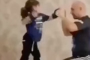 幼いこどもと大人のボクシング練習風景が凄まじすぎてドン引きな件・・・これ絶対チャンピオンになるやつやん　海外の反応