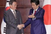 韓国人「韓国の歴代大統領と会った安倍の表情の変化を見てみよう」