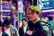 海外「みんなに愛されてる」東京の街中を高身長モデルがひたすら歩いたら？リアクションが好評