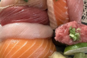 外国人「寿司を食べるんだがこれって何の魚なんだろう？」