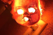 外国人「不気味すぎる渾身のハンドメイド作品が出来たので見てくれ！」