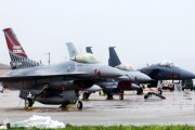 戦闘機を撮り回った中国人少年に韓国ネット激怒…「ただの趣味ではない」とスパイ視する声が殺到