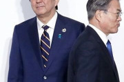 韓国人さん、文在寅の反日政治に気づいてしまう‥→「国民だけが被害を受けるんだね」　韓国の反応