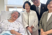 韓国人「チェ・ブラム先生、早く回復して！」入院中の大俳優に長官が病室訪問、酒をねだる一幕も