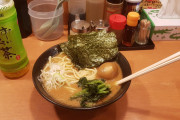 海外「日本のラーメン屋を初体験してきたぞ！→箸の作法がなってないなぁ・・・」外国人さん、箸のマナーを注意されてしまうｗｗｗ