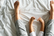 【海外】「むずむず脚症候群とパーキンソン病の関係—早期治療がカギとなる理由とは？」