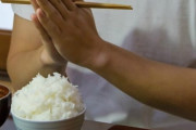 韓国人「日本人の『いただきます』の意味を教えて下さい‥（ﾌﾞﾙﾌﾞﾙ」日本は誰に祈って食事をしますか？　韓国の反応