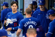 大ブーイングを浴びた大谷翔平に味方選手たちが取った行動に全米騒然！←「アメリカのユーモア」（海外の反応）