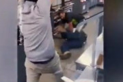 海外「アメリカでは店を守るために泥棒を殴って捕まえると逮捕される」