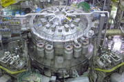 【海外】「Akiraの世界だ！」世界最大の日本の核融合実験施設「JT-60SA」に海外も興味津々！
