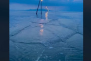 海外「ノスタルジーを感じる景色…想像以上に美しい」長部田海床路の海上の絶景！千と千尋の神隠しを思い出す（海外の反応）