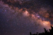 日本の「星空を邪魔しない照明」が素晴らしい発明、凄すぎると大絶賛！【タイ人の反応】