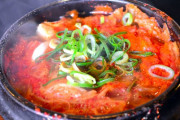 韓国人「中華料理、日本料理はできて韓国料理はなぜグローバル化できなかったのか・・・しかもタイ料理にも負けてるみたいだし　本当にミステリーだ」→「今注目されてるじゃん」「ニオイのせい」「最初にキムチを中心に推したからだと思う」「最近韓国料理がすごく人気だ」
