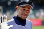 【海外の反応】イチローさん、愛弟子が相談中でもストレッチは欠かさない「99歳になっても動けるな」