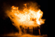 日本の新郎新婦を爆破して写真撮影した結果！カッコいいと大絶賛！【台湾人の反応】