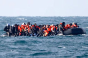 海外「なぜ未だに難民と経済移民の区別がつかないのか？英仏海峡を渡る自称難民はベトナム人が最多で自身売買されている」