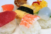 「時にはサーモンの握りになりたい」思わず癒される画像に海外が反応