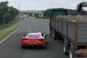 「パトカーに追われている！そうだ！！」っていうフェラーリの行動