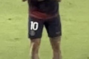 【サッカー】韓国人「ネイマールが日本人ファンに頭を下げて謝罪！」ネイマール「日本の皆さんゴメンナサイ🙏🏻」　韓国の反応