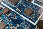 TSMC・インテルは無労組で走る中、サムスン電子の総スト危機に韓国では「半導体まで労組リスクか」