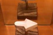 海外「すっごいな…どうなってんのこれ？いったい何の魔術なのか？」鏡に映すと反対を向く不思議なオブジェクト（海外の反応）