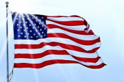 「おばあちゃんがアメリカ独立記念日に25年も着続けたTシャツが…間違ってたなんて！」