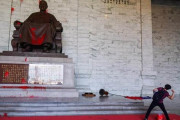 中国人「なぜ台湾人は発展させてくれなかった日本に感謝して、発展させた蒋介石には感謝しないの？」