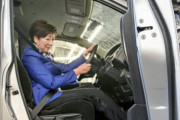 海外「おい、日本が高齢ドライバー向けに新運転免許を創設するらしいぞ！」海外の反応