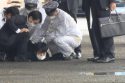 【瞬間映像】岸田総理の演説会場で爆発音！男を現行犯逮捕！