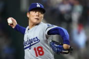 山本由伸がヨガをする様子に全米騒然！←「まるで吐く前の猫のようだ」（海外の反応）