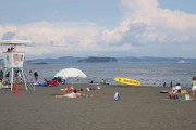 【日本の海水浴場が30年で3割減】海水浴場消滅の危機→海外「島国なのになぜ？」裏事情に驚愕