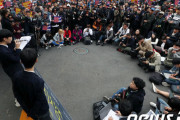 【反日】韓国人「日本経済侵略に反対する」韓国の高校で学生に「反日スローガン」を叫ぶ様に強要！　韓国の反応