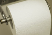 トイレの紙に仕込まれた“接着剤”で女性搬送…韓国で広がる恐怖と「気づかなければ終わり」の声