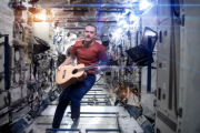 実際に宇宙ステーションで撮影された、ミュージックビデオとその反応をご紹介。海外の反応