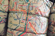 外国人「絶対に東京で迷子にならないファッションがこちらｗｗｗｗ」