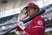 大谷翔平が新たに契約したシューズメーカーに全米騒然！←「アシックスじゃないのか？」（海外の反応）