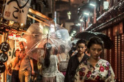 海外「こういう写真を待っていた」 日本の夏の夜の写真が話題に