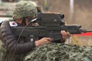 名品武器と言われたK-11複合小銃、欠陥だらけで事業中断＝韓国の反応