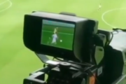 瞬間の判断と技術。何気なくテレビを見ていると気付かないプロスポーツカメラマンの技術。海外の反応