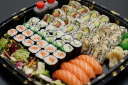 外国人「初めて寿司を食べたけど値段に見合ってなくないか？」
