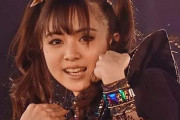 BABYMETALのShanti Shanti Shantiみたいな曲があるバンドっているの？　【海外の反応】