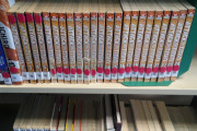 海外「俺の学校には日本の超人気漫画が置いてあるぞ！！」外国の学校には進撃の巨人やジャンプなどの漫画が所蔵されているらしい・・・
