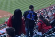 海外「大谷も泣いた」エンゼルスの試合にIppeiが現れて海外大騒ぎ！（海外の反応）