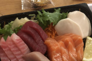 海外「お刺身ってそんなに美味しいの？ 食べたことないんだけど・・・」刺身16切れで450カロリーだ！ 外国人が投稿したお刺身の写真が話題に
