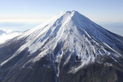 韓国人「みんなにとって富士山は 登る派 or 眺める派？」「登山が目的なら○○もオススメです！」